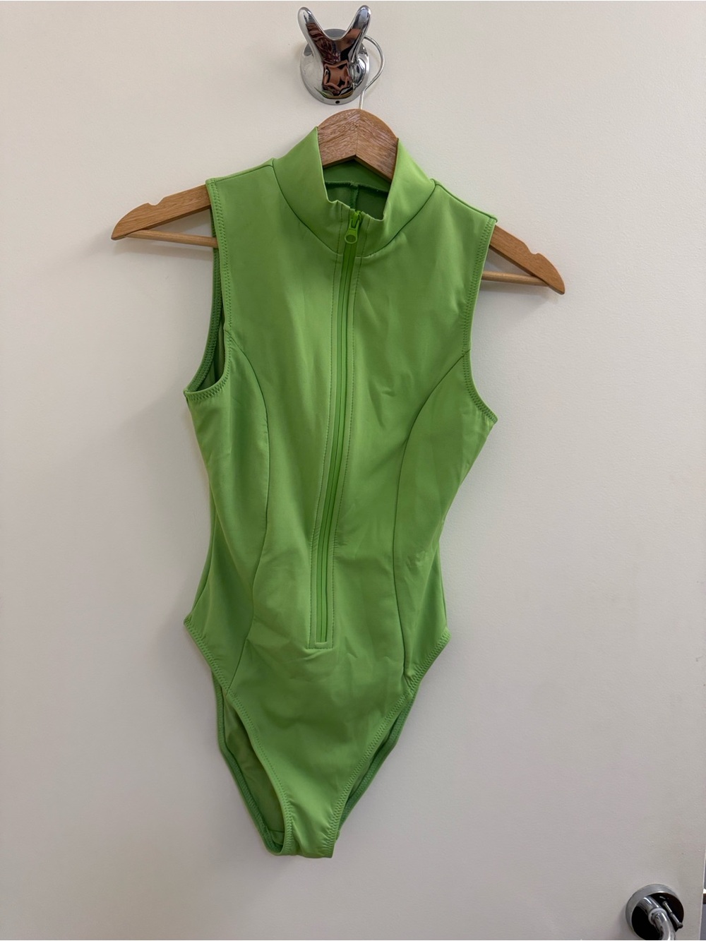 NWOT Good American Women's Sleeveless Lime One-Piece Swimsuit with Front Zi